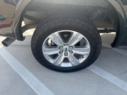 Used 2019 Ford F150 Platinum w/ Equipment Group 701A Luxury AWD/4WD image 9