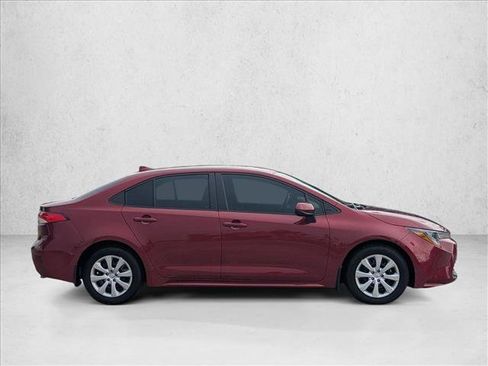 Used 2025 Toyota Corolla LE FWD image 4