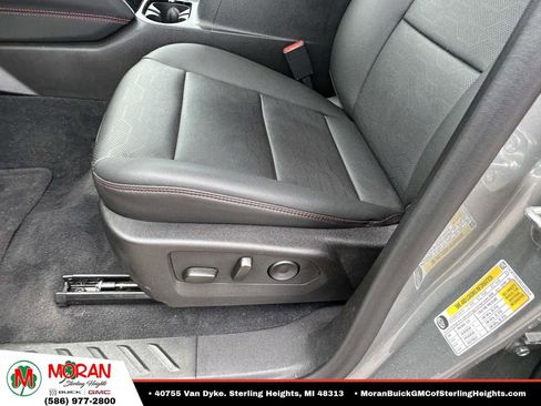 Used 2025 Chevrolet Colorado Z71 w/ Technology Package AWD/4WD image 20