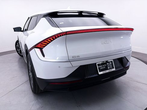 Certified 2022 Kia EV6 Light RWD image 4