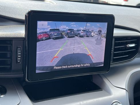 Used 2023 Ford Explorer XLT AWD/4WD image 27