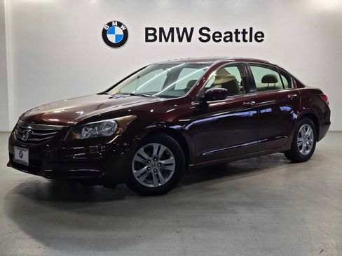 Used 2011 Honda Accord LX-P image 1