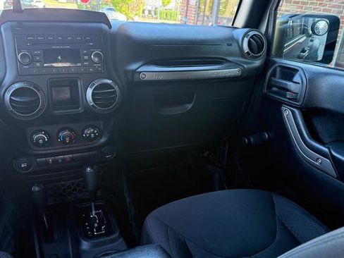 Used 2016 Jeep Wrangler Unlimited Sport AWD/4WD image 27