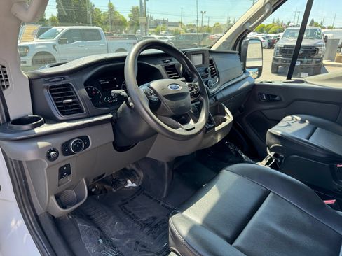 Used 2023 Ford Transit 250 Medium Roof AWD image 21