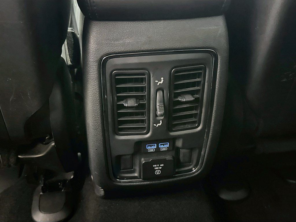 Used 2019 Jeep Grand Cherokee Limited AWD/4WD image 26