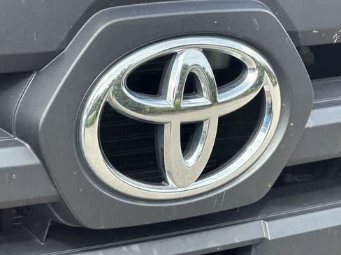 Used 2017 Toyota Tacoma SR5 w/ Tow Package AWD/4WD image 16