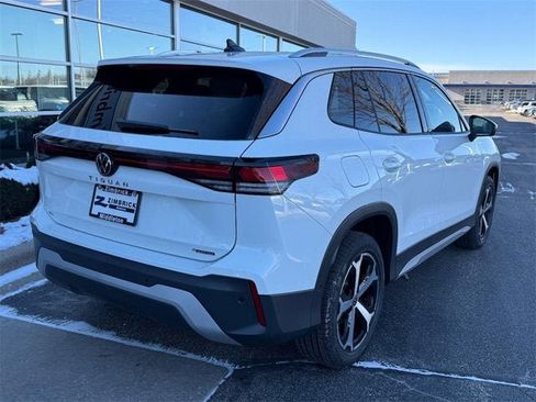 New 2026 Volkswagen Tiguan SE image 3