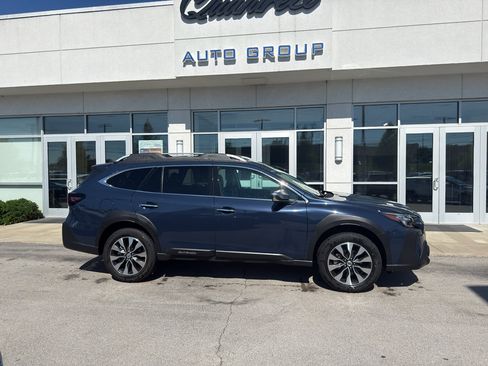 Used 2024 Subaru Outback Touring AWD/4WD image 2