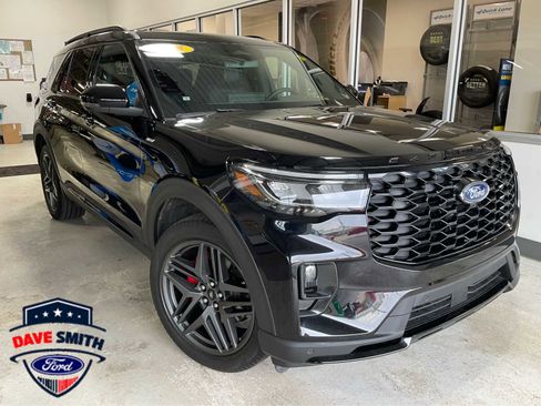 Used 2025 Ford Explorer ST-Line w/ Premium Package AWD/4WD image 1
