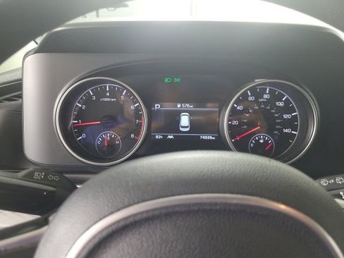 Used 2022 Kia Carnival LX image 13