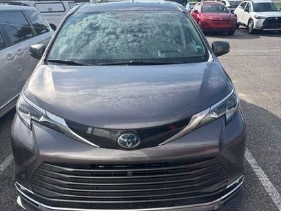 Used 2023 Toyota Sienna Platinum