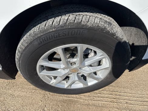 Used 2024 Chevrolet Equinox LT w/ LPO, Floor Liner Package image 5