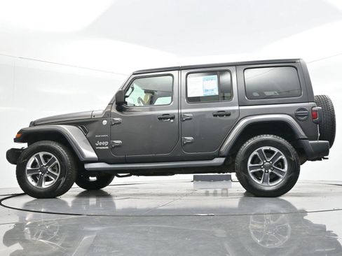 Used 2018 Jeep Wrangler Unlimited Sahara w/ Cold Weather Group AWD/4WD image 46