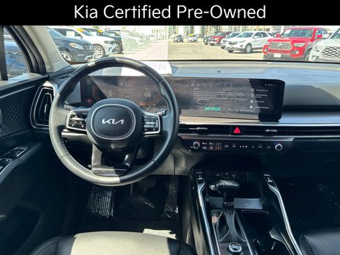 Certified 2025 Kia Sorento S FWD image 19
