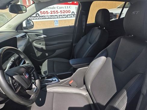 Used 2024 Buick Encore GX Sport Touring FWD image 7