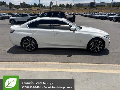 Used 2025 BMW 330i xDrive Sedan w/ Premium Package AWD/4WD image 4