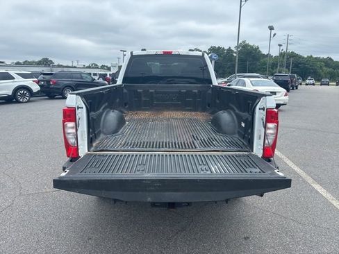 Used 2022 Ford F250 XL w/ Power Equipment Group RWD image 5