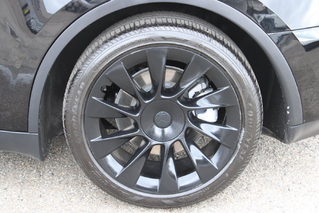 Used 2025 Tesla Model Y Long Range RWD image 6