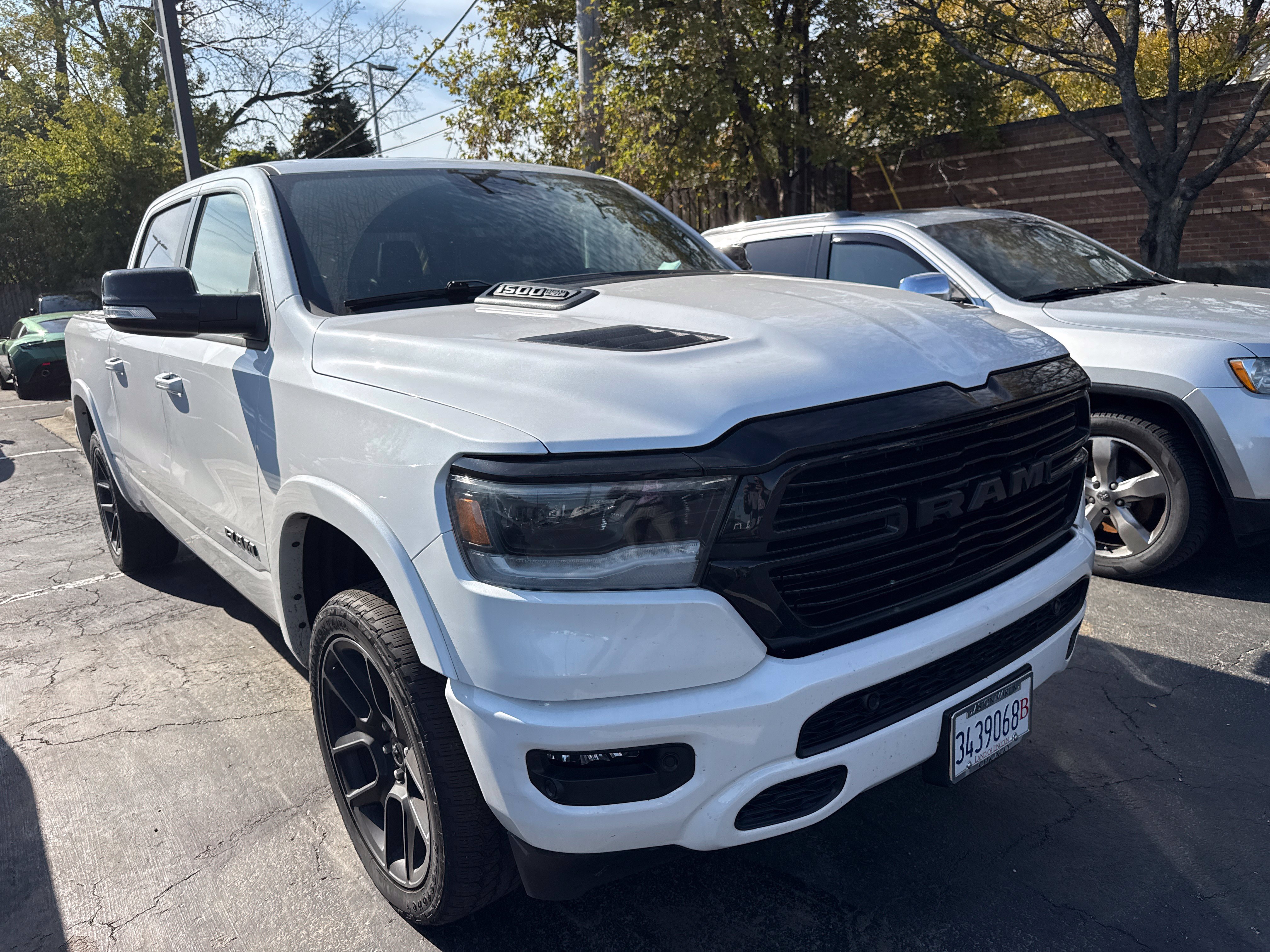Used 2022 RAM 1500 Laramie AWD/4WD image 1