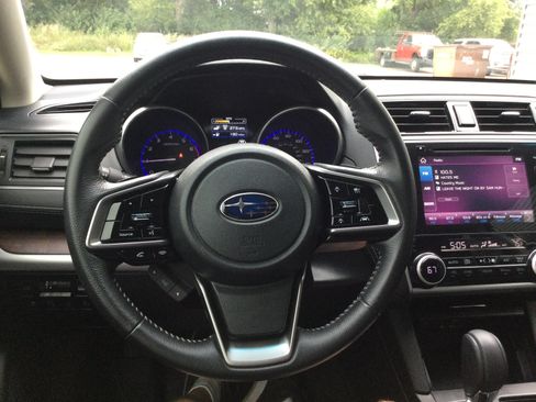 Used 2019 Subaru Outback 2.5i Limited AWD/4WD image 17