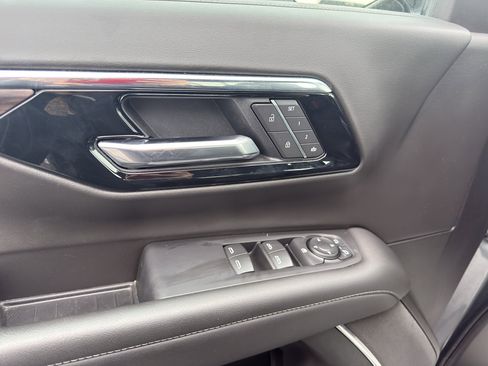 Used 2025 Chevrolet Tahoe LT AWD/4WD image 9