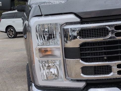 New 2026 Ford F250 XLT w/ FX4 Off-Road Package image 9