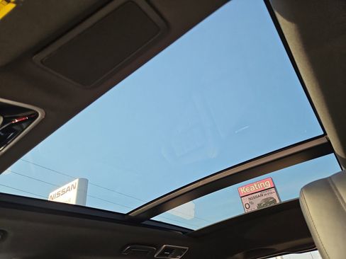 Used 2021 Land Rover Range Rover Sport HSE Silver Edition image 25