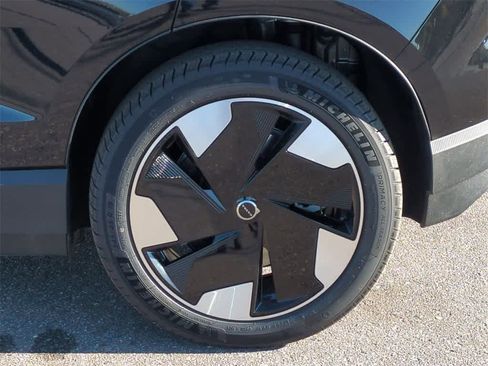 New 2025 Volvo EX30 Plus w/ Protection Package Premier image 12