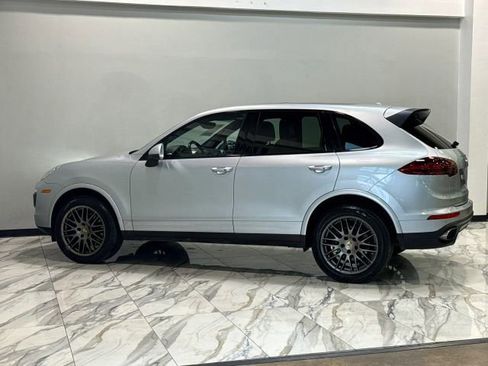 Used 2017 Porsche Cayenne Platinum Edition AWD/4WD image 9