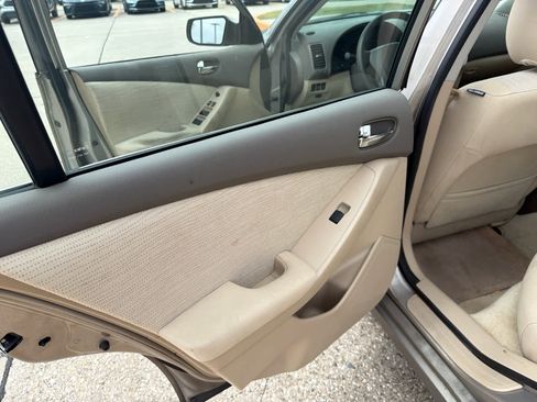 Used 2012 Nissan Altima 2.5 S w/ Enhanced Security Pkg image 19