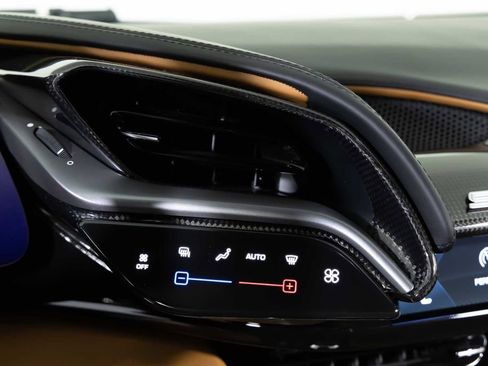 Used 2022 Ferrari SF90 Stradale image 28