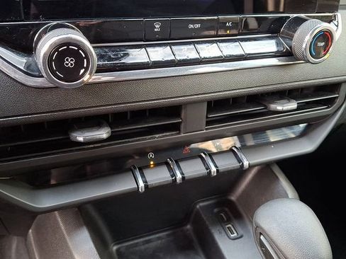 Used 2023 Chevrolet Colorado W/T RWD image 15