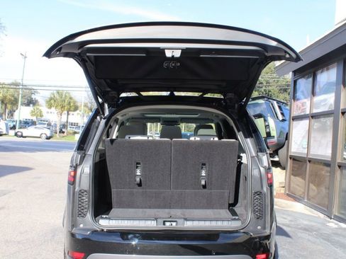 Certified 2025 Land Rover Discovery Dynamic SE image 39