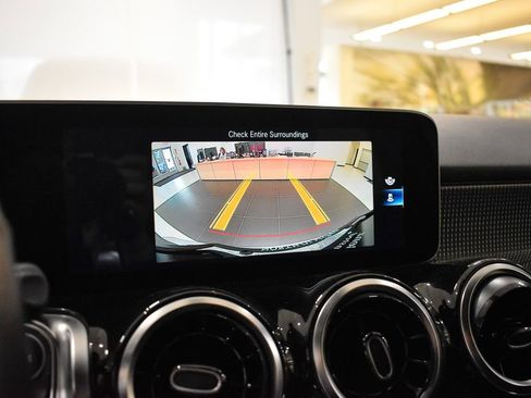 Used 2020 Mercedes-Benz GLB 250 4MATIC image 35