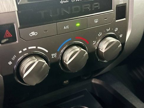 Used 2018 Toyota Tundra SR5 w/ SR5 Upgrade Package AWD/4WD image 16