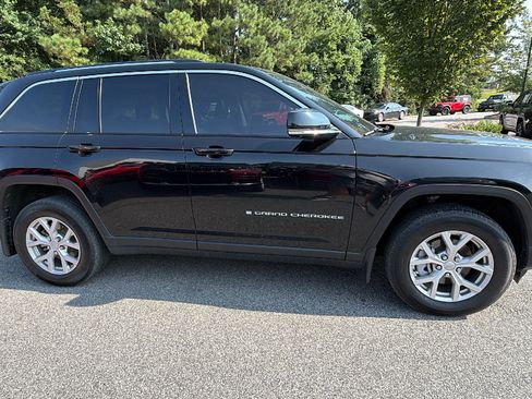Used 2022 Jeep Grand Cherokee Limited w/ Luxury Tech Group II RWD image 7