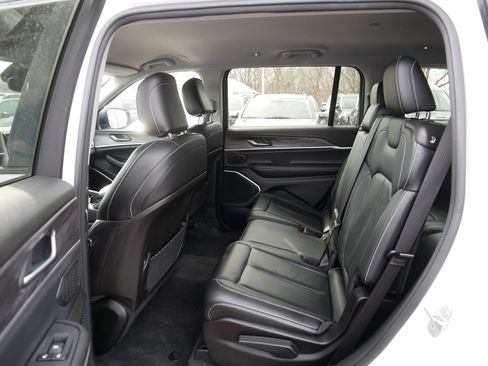 Used 2022 Jeep Grand Cherokee L Limited image 36