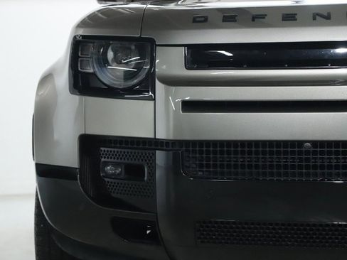 Used 2024 Land Rover Defender 110 X-Dynamic SE image 44