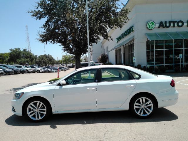 Used 2019 Volkswagen Passat 2.0T Wolfsburg w/ Wheels & Sunroof Package FWD image 12