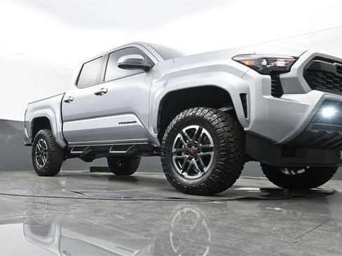 Used 2025 Toyota Tacoma TRD Sport image 23