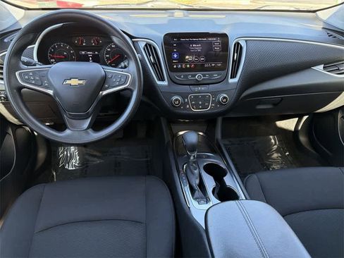 Used 2024 Chevrolet Malibu LT image 11
