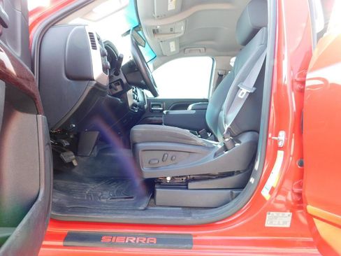 Used 2015 GMC Sierra 1500 SLE w/ Carbon-22 Edition AWD/4WD image 4