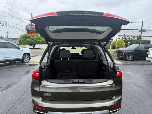 Used 2022 BMW X7 xDrive40i w/ Premium Package AWD/4WD image 34
