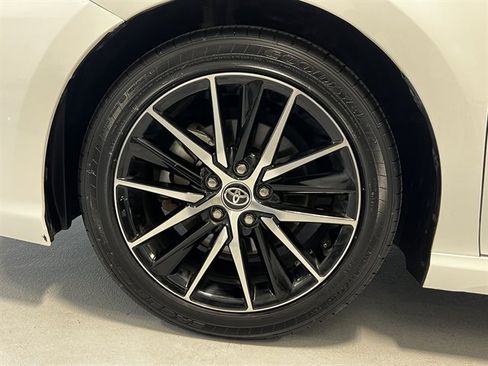 Used 2024 Toyota Camry SE image 42