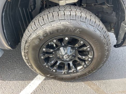 Used 2021 Nissan Titan PRO-4X w/ Pro-4x Convenience Package image 22