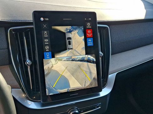 Certified 2026 Volvo XC90 B6 Plus AWD/4WD image 21