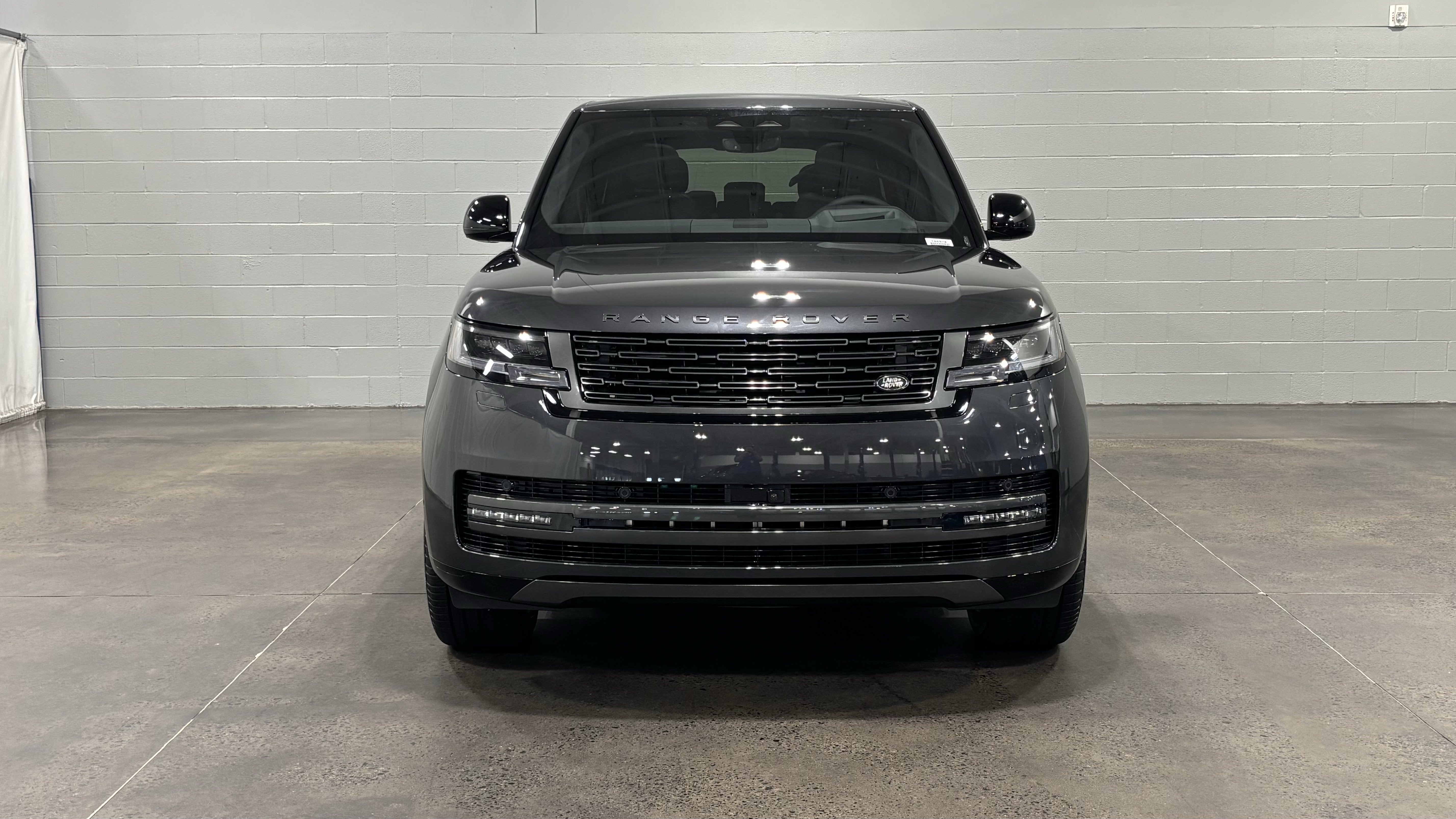 New 2026 Land Rover Range Rover Long Wheelbase SE AWD/4WD image 9