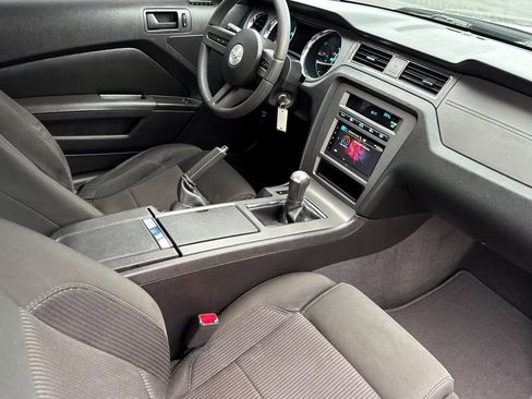 Used 2010 Ford Mustang GT image 15