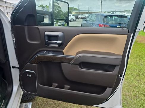 Used 2019 GMC Sierra 2500 Denali w/ Duramax Plus Package AWD/4WD image 38