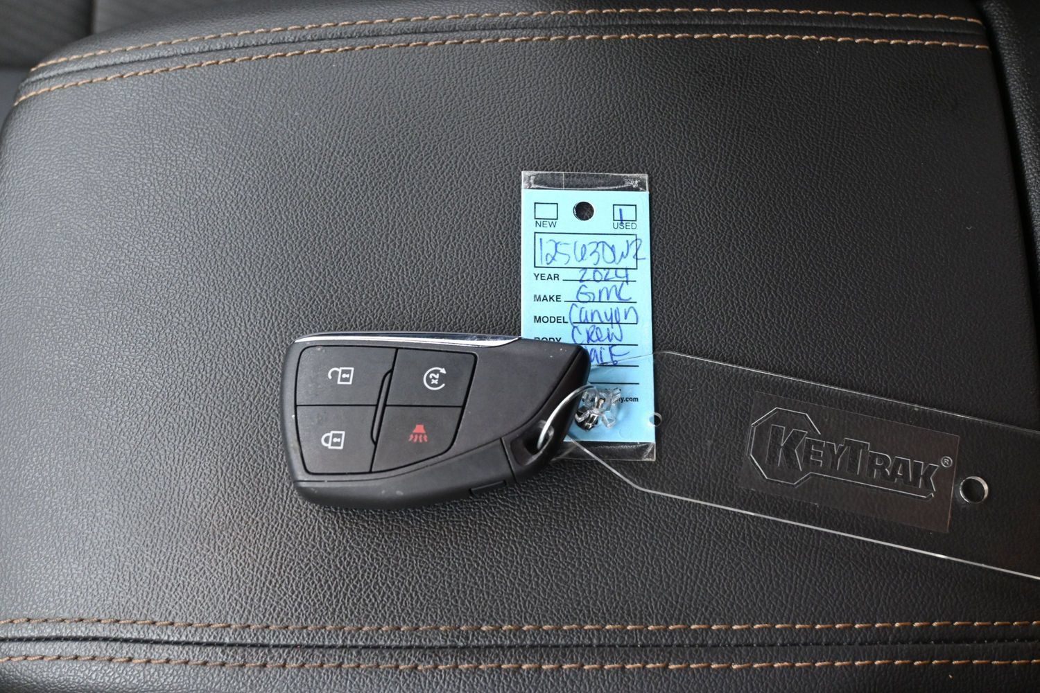 Used 2024 GMC Canyon AT4 w/ Technology Package AWD/4WD image 20